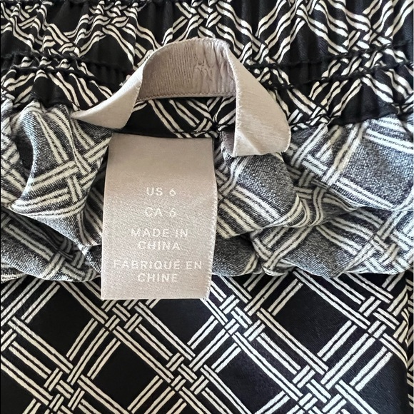 Black/white skirt - Picture 2 of 3